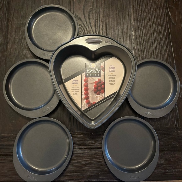 Wilton Cake Pans Easy Layers & Heart - Picture 8 of 10